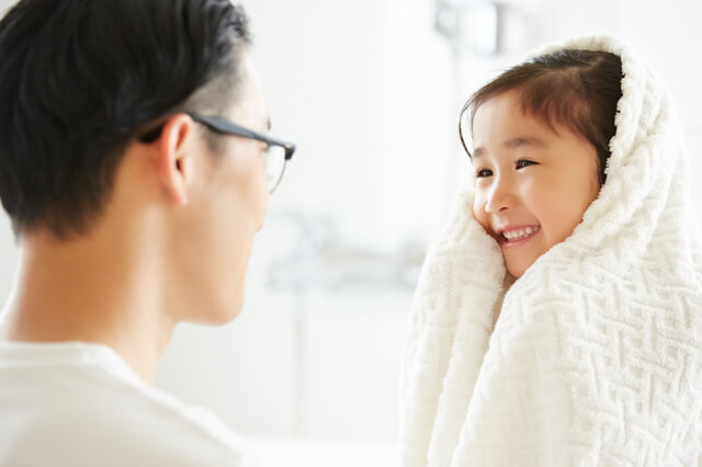 【獣医師監修】犬の視力はどれくらい？色の識別能力や視力低下の際の対処法も解説！のサムネイル画像