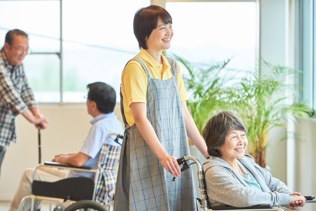 猫はスイカを食べられる！与えるメリット、与え方・注意点を徹底解説のサムネイル画像