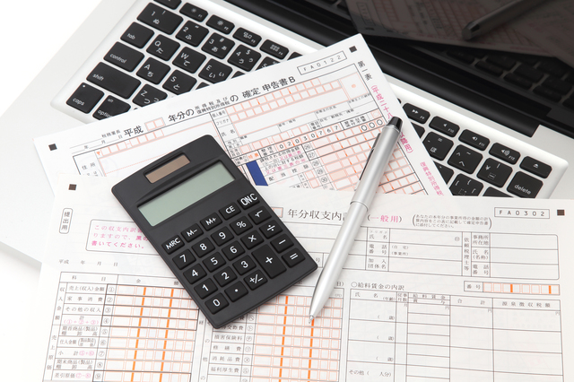 猫にワインは絶対ダメ！致死量と誤飲した際の対処法を徹底解説！のサムネイル画像