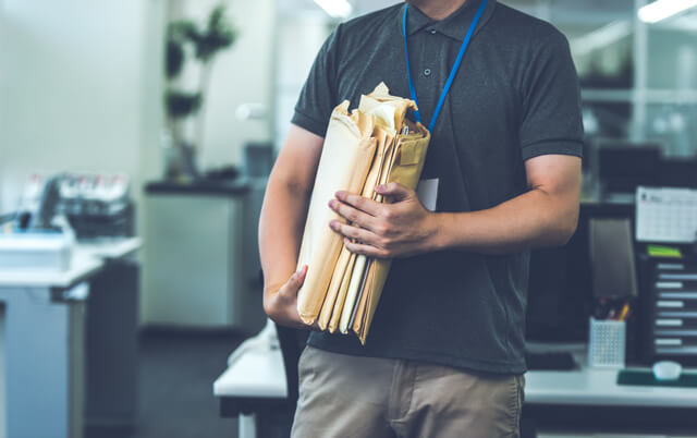 愛猫が飼い主と一緒に寝る理由は？一緒に寝る時と寝ない時を比較のサムネイル画像