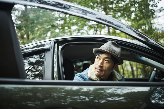 犬に煎餅を与えて大丈夫？与えるのが危険な理由、犬用の煎餅も解説！のサムネイル画像