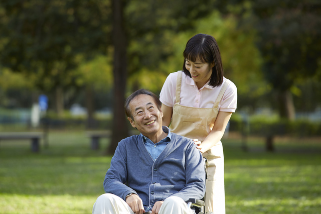 グレートピレニーズはどんな性格？特徴や飼い方、注意すべき病気とはのサムネイル画像