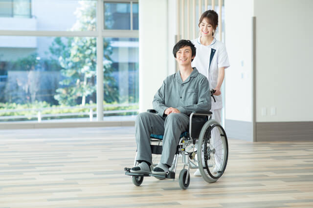 愛犬の熱中症対策に適した飲み物は？注意点や熱中症の対処法のサムネイル画像