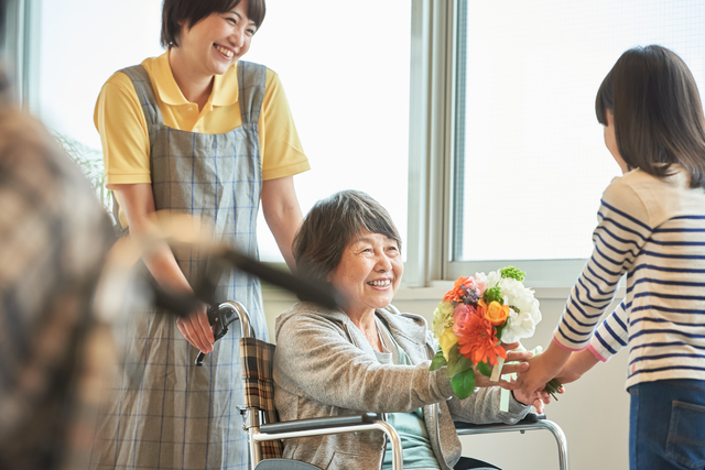 金魚のひれが黒いのはなぜ？金魚の病気や治療法について解説のサムネイル画像