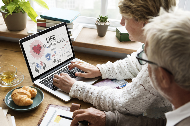 ケーナインヘルスドッグフードの口コミ・評判は？原材料や添加物、安全性を徹底解説のサムネイル画像