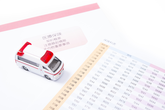 ソリッドゴールドキャットフードの口コミ・評価は？原材料や添加物、安全性を徹底解説のサムネイル画像