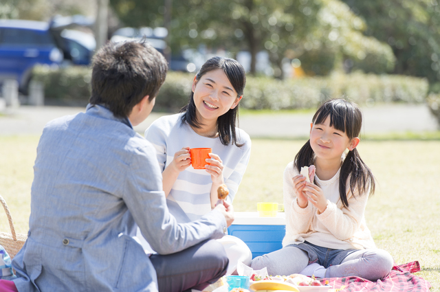 ウロコインコの平均寿命は？長生きする飼い方や値段も解説のサムネイル画像