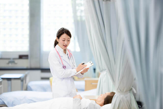 【獣医師監修】ジャックラッセルテリアの平均・最高寿命は？長生きのコツ等も解説！のサムネイル画像