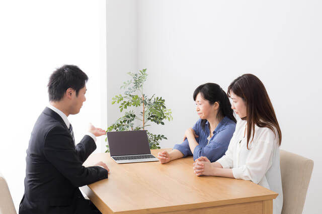 【獣医師監修】スタンダードプードルの平均寿命や性格・飼い方は？長生きのコツについても解説！のサムネイル画像