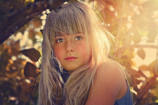 オウムの平均寿命は？長生きさせるコツも紹介【獣医師監修】のサムネイル画像