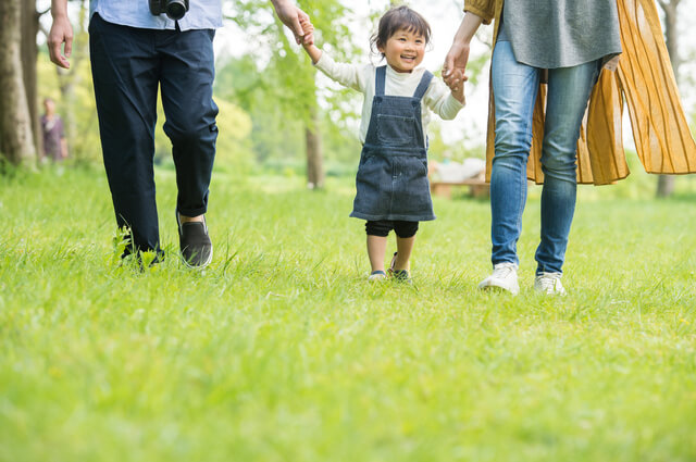 シングルマザー必見！離婚後の生活保護と養育費を両方受け取るには？