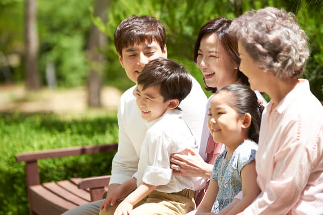 猫がゴキブリを食べた！？ゴキブリを食べる危険性や対策などを解説のサムネイル画像