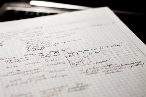 ポメラニアンのしつけは？無駄吠えのしつけ方やしつけのコツを解説！のサムネイル画像