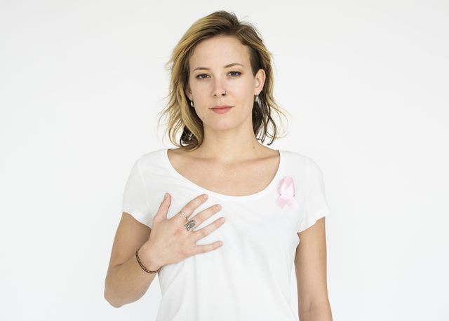 【獣医師監修】猫のメラノーマとは？原因や症状、治療法を解説！のサムネイル画像