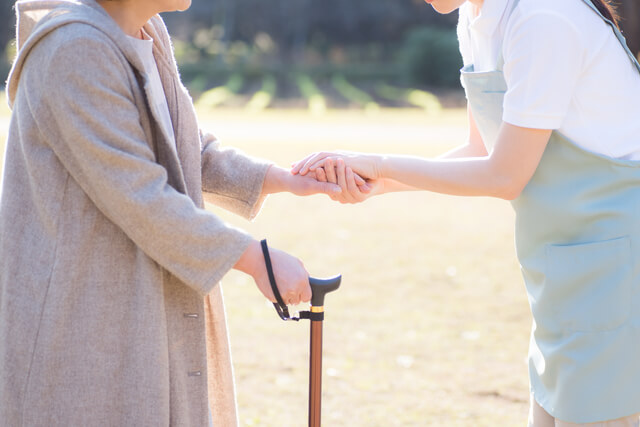 民間介護保険は必要ないの？いらない？データから考えるのサムネイル画像